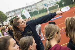 Olympijský trénink s basketbalistkou Burgrovou v ZŠ Štefcova v Hradci Králové