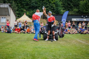 Sportovní den Paralympijské výzvy s paragolfisty v Merklíně